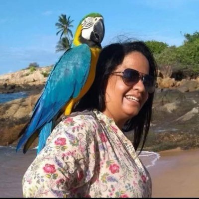 renatamos's profile picture. "Não importa o quão insano você é,
existe sempre alguém para completar a sua insanidade."😜