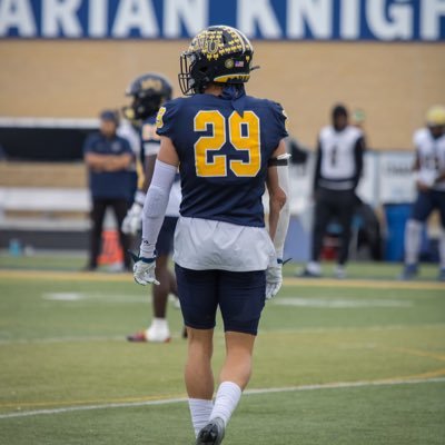 LoganCarringto4's profile picture. Greencastle High School | Class of 2021 | 〽️arian Football 25’ ⚔️