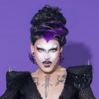 Drag ✨ ⛧Trans Satanic Vampyre Witch⛧ 🪦Reina del Terror🪦 . 🏳️⚧️ Candado @glamnisscandado @xdeadxxgirlx