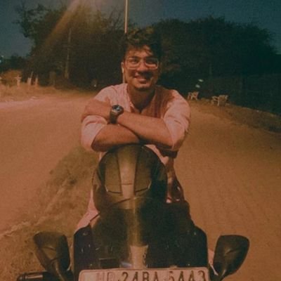 Arindamz03's profile picture. “I’m lost then I’m found” 🕊️