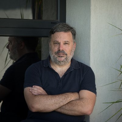 Economista del CEDLAS-UNLP.
Investigando pobreza, desigualdad y otros aspectos socioeconómicos.
Director del Proyecto SEDLAC.
De Vila, de River y de Leo Messi.