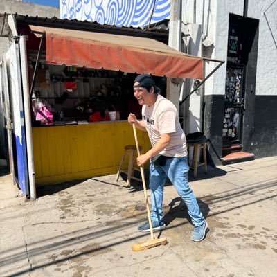Soy Santana y como buen oaxaqueño me rifo todos los días por mi familia 🧡