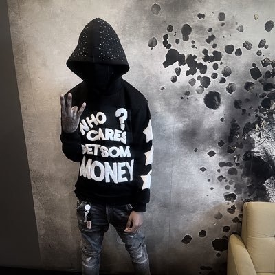 nazywopp's profile picture. T H B 🤯