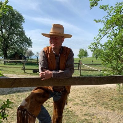 Tom240990960992's profile picture. 