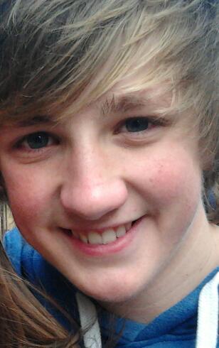 HEY HEY, i follow back!! i play for yeovil district and the school, i love rizzle kicks and kasabian! :) i also like cricket! and i can be very random!!!!!! :D