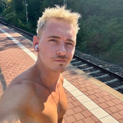 mathiaslbck's profile picture. 