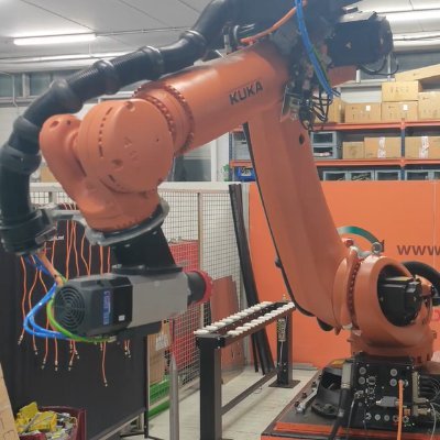 Eurobots es una compañía especializada en robots industriales reacondicionados, prestigiosas marcas, ABB, KUKA, FANUC, MOTOMAN. Garantizados!