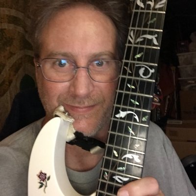 https://t.co/WDFHCNRKih
52, Married AF, guitar/bass,cats,dogs,space,animals,nature & Flying Saucers.
Let's Go Flyers!!! =\//-/=