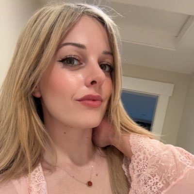 nanasblossom22's profile picture. https://t.co/XfqJtAW7mb