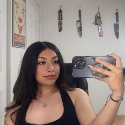 carmenmaciell's profile picture. 624 🖤