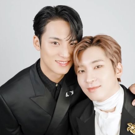 kryzta2005's profile picture. #MINGYU
#WONWOO
💚💜