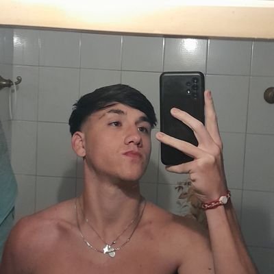 LuchoGuisamonde's profile picture. Por este amor... Yo te aliento de la cuna hasta el cajon⚪🔴⚪