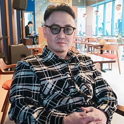 esuntumurub's profile picture. 