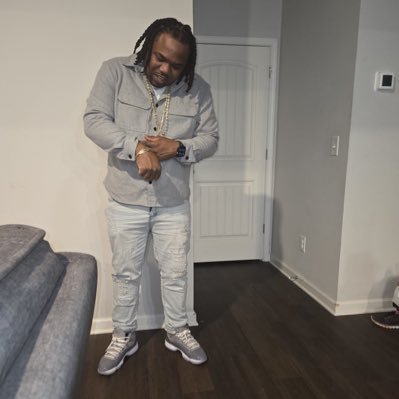 Junie198's profile picture. VI ✈️ ATL #RIPKOBE24