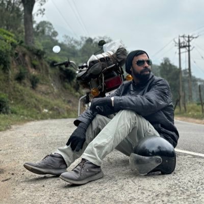 തലതിരിഞ്ഞ ചിന്തകൾ
വഴിതെറ്റിയജീവിതം
ഞാൻ ഒരു സ്വപ്നസഞ്ചാരി🏍️🍂
പ്രണയം സുന്ദരമായ പ്രകൃതിയോട്🍃
ചാറ്റൽ മഴയും🌧️ചൂട് ചായയും☕️ഇഷ്ടം ❤️
KL. പാലക്കാട് ചിറ്റൂർ 😎