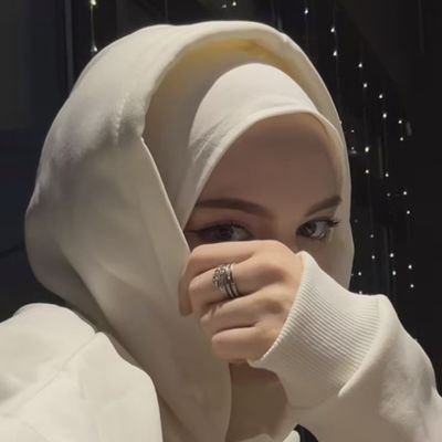freindes56's profile picture. لست واقع لكي اسكنه  ولكن حدث اعيش فيه.