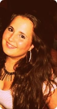 elena_casto's profile picture. Andaluza nacida el cuadragésimo 1er día del año en el mes del carnaval, por ello mi sonrisa permanente, amante de la música!!