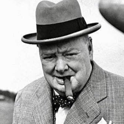 Nikdy se nevzdávejte, nikdy, nikdy, nikdy – pokud k tomu nevelí čest a zdravý rozum. – W. Churchill