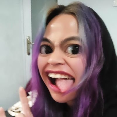 lohardotz's profile picture. Born June of '94 & livin' in HK. A little big dreamer riding all the waves that Life throws at me 🍻