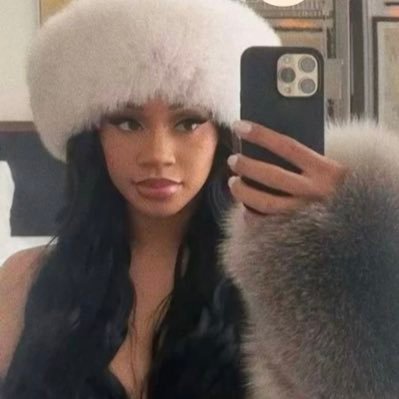 zayt_un's profile picture. sunsets +books +coffee