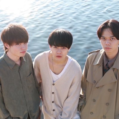神奈川県川崎市発3ピースバンド Gt.Vo.まんじろう(@manjiro_kamo)Ba.しゅんた(@Shunta_kamo)Dr.まさゆき(@kamo_masayuki)NEXT LIVE⏩ 📍9.29新宿SAMURAI ご連絡はDMまで✉️