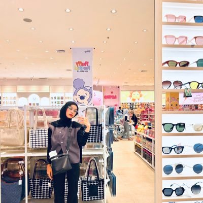 tempat sambat, kalo tempat nyandar yaa pundakmu
