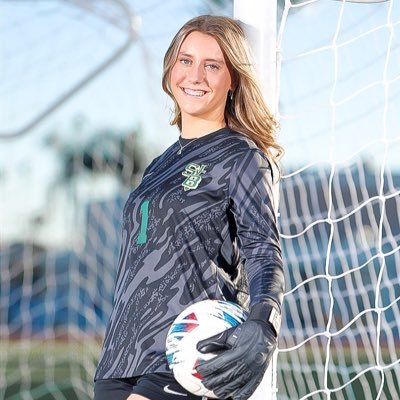 St. Bonaventure HS | 2026 | #1 | Keeper ⚽️🧤 | Santa Barbara Soccer Club 07 | 5’8” | 4.21 GPA | ✉️: Laineydale21@gmail.com