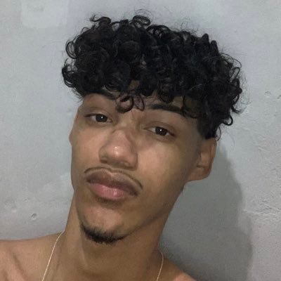 🚨 meus twts são bait (alguns) 🚨 não olho dm 🚨