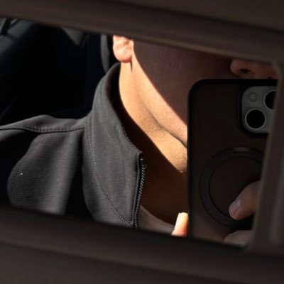 iiaroKx's profile picture. cs & environmental apm // gym 🖤 // 🇺🇸 x 🇲🇽