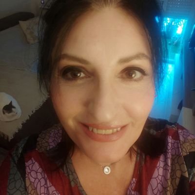 SayaveraVic's profile picture. 