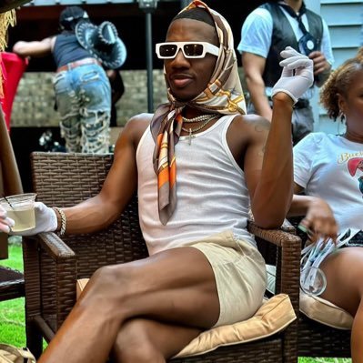 Verymid32's profile picture. 