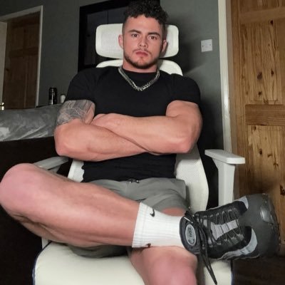 Hello 👋 I’m Nathan, a Vers content creator making the hottest content with my partner @spicysam_of & many others on my fan sites, links below 😈👇