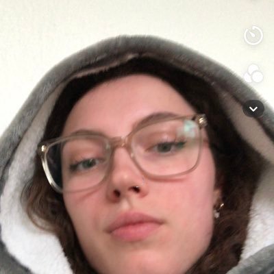 j’aime boire des tisanes et critiquer les hommes / skz & ateez / 🍓🧚♀️