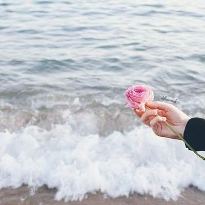 كانت روحي ترتجف خوفًا من فُقدان عزيزٍ على قلبي ففقدتُ أعزُ من فيهم