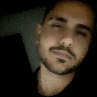 Reza_hji's profile picture. مثل گوزن باش که با شاخ حضورش
تفنگو میکنه شکار غرورش
من و تو گوزنیم
https://t.co/8e2pq3LylW