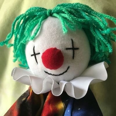 Palhaço oficial do Circo Pavilhão Anomalia.🤡 – 2* Yrs. – Ex-Militar, bacharel em Direito.”
“Honk honk! ✨”