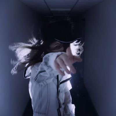 bestokeepitso's profile picture. 26 / any- 

Put your arms around the memory