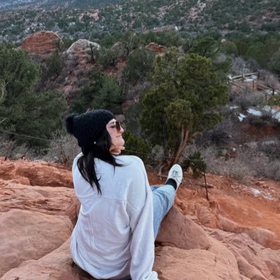 LivvHutt's profile picture. 