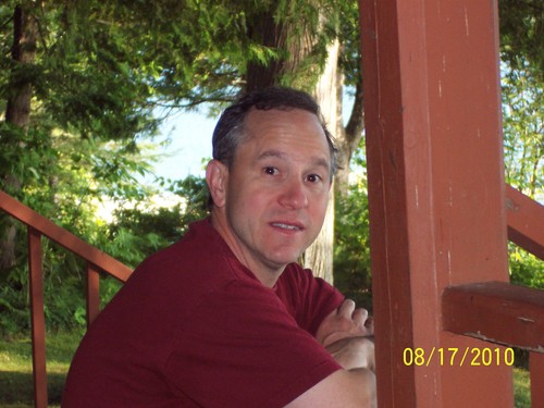 I am a Holistic Healthcare specialist. I use Reiki, EFT, Hypnosis. Specializing in helping to quit smoking. I help people make positive changes in their lives!