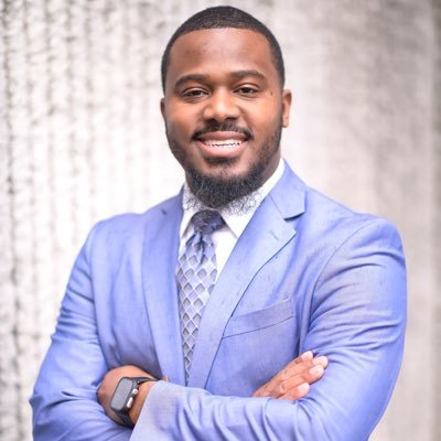 God’s Child 🙏🏾 Ashley’s Husband 💛 Cadence/Carter’s Dad ❤️💙 ECU Alum ☠️ State Champion Coach 💍 School Admin 📖💼🕶️👔 ΑφΑ “Phro2en Intellect” 🤙🏾🥶❄️🧊