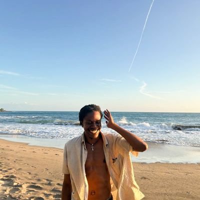 multidisciplinary artist 🇯🇲
.
links in 🔗🌴
