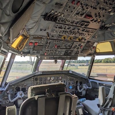 Berlin4xl's profile picture. German by birth certificate,  anti-woke,
Berlin as a homebase