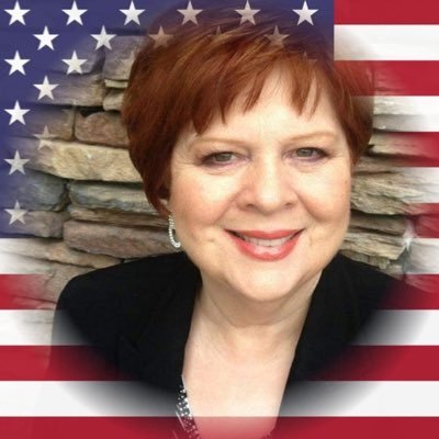 manicscrappy's profile picture. flat earther.