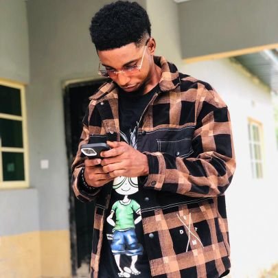 My creator (GOD)/ Recording artiste/vocalist🎧🎵, songwriter✍️
investor📈 IT professional💻 and entrepreneur💰