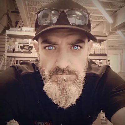 theredracetruck's profile picture. 