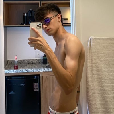 🎥 𝐜𝐨𝐧𝐭𝐞𝐧𝐭 𝐜𝐫𝐞𝐚𝐭𝐨𝐫 +𝟏𝟖 || 📍brazilian twink || https://t.co/pojnZsfzLA || 🇧🇷