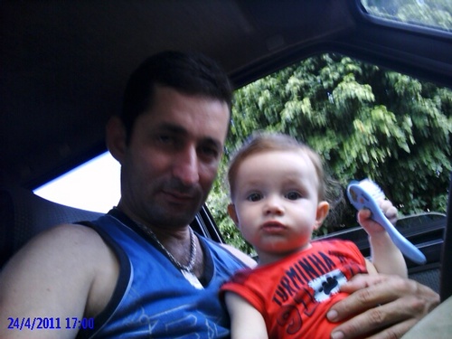O amor e fogo que arde e nao se ve , e ferida que doi e nao se sente , e o contentamento descontente.