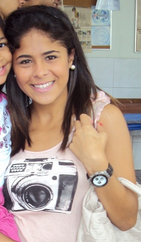 Não se arrependa de nada que você tenha feito.
Porque no final das contas isso define quem você é !