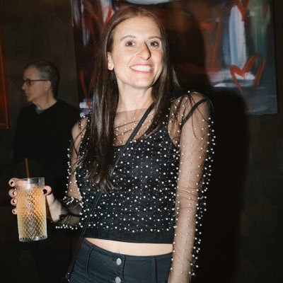BedofRoses01's profile picture. Just your average software engineer living in actual downtown Chicago (not the suburbs, thank you very much). So yeah, pretty standard