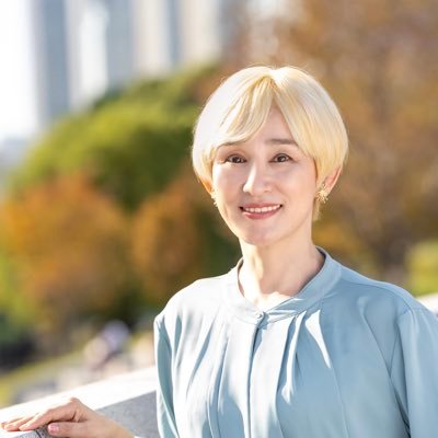 指導歴30年。カラダの機能、自分らしく健康に美しく、情報の取捨選択を軸に、理論・実践・習慣をお伝えします。 80歳まで現役&ヒールを履くことが目標。 姿勢・歩き方・動けるカラダ・ヒールや靴の選び方